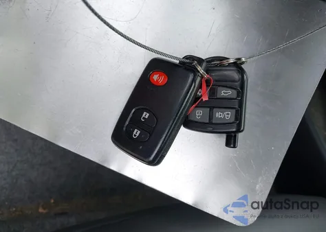 2012 Toyota Prius Four z USA, uszkodzony, nr VIN JTDKN3DUXC5481794